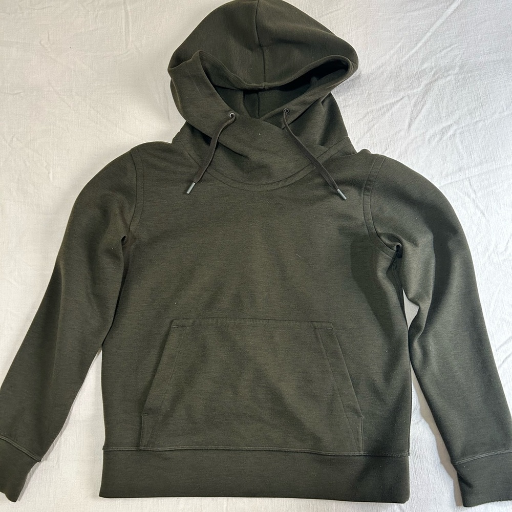 Lululemon army green pullover hoodie, size 8
